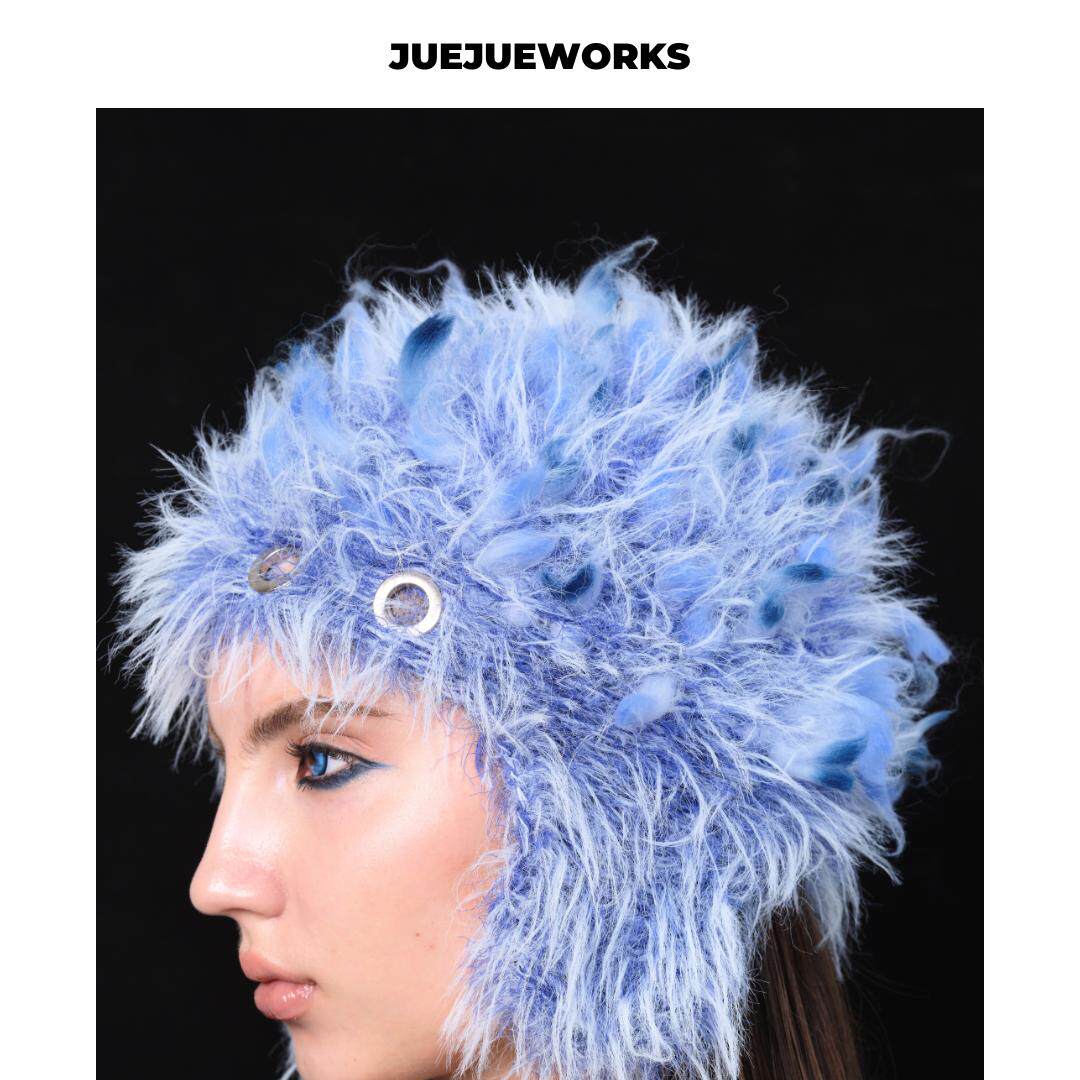 JUEJUEWORKS蓝啾啾帽保暖毛毛护耳 造型感强高弹力纯手工毛线针织
