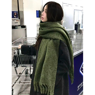 清冷感复古绿色围巾女秋冬氛围感羊毛混纺纯色保暖流苏百搭长围脖