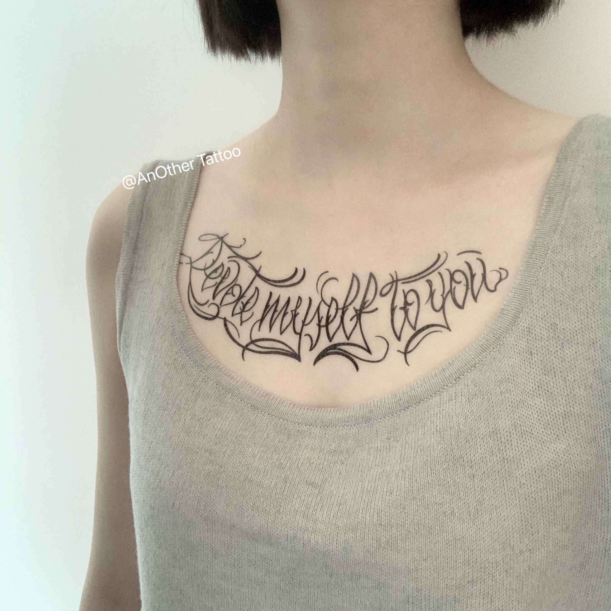 another tattoo卡奇诺花体胸前网红持久英文字母纹身