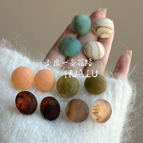 ins几何奶白色百搭美拉德耳饰