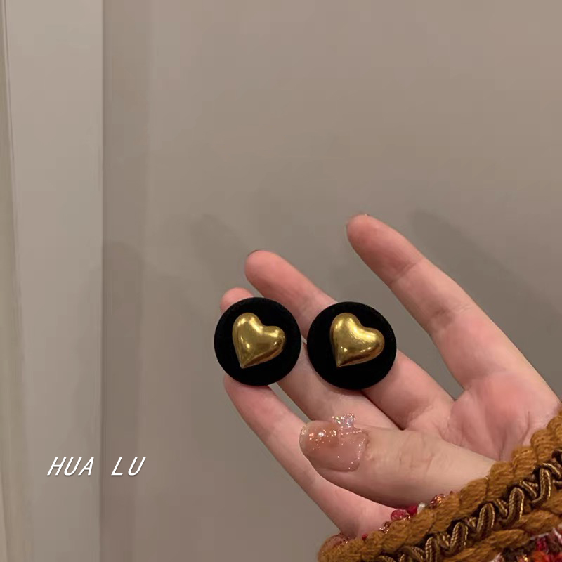 复古金色爱心港风毛绒耳环