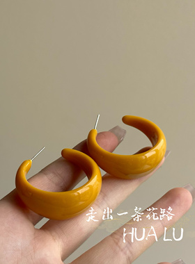 HUALU-焦糖奶白~复古c型耳圈个性黄色亚克力气质夸张港风耳环耳夹