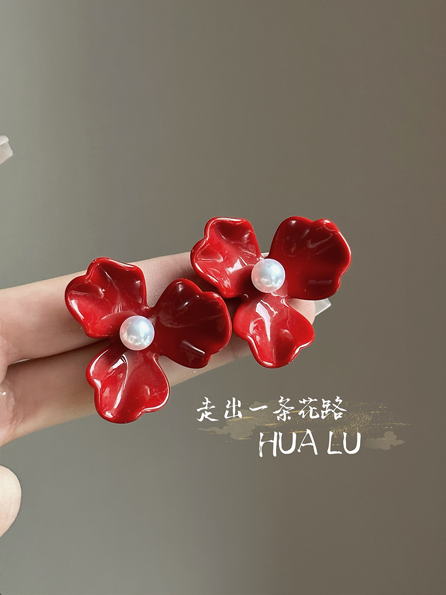 HUALU-显白大花~复古法式夸张珍珠花朵小众港风耳钉蚊香盘耳夹女