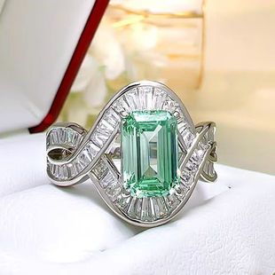 AU750白金D色莫桑石满钻镂空交叉排钻2克拉方形绿钻戒指时尚小众