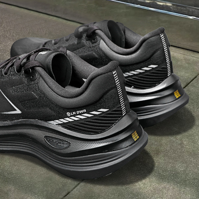 李宁秋冬款越影5PRO跑步鞋男款2025新款加厚软弹防泼水休闲运动鞋