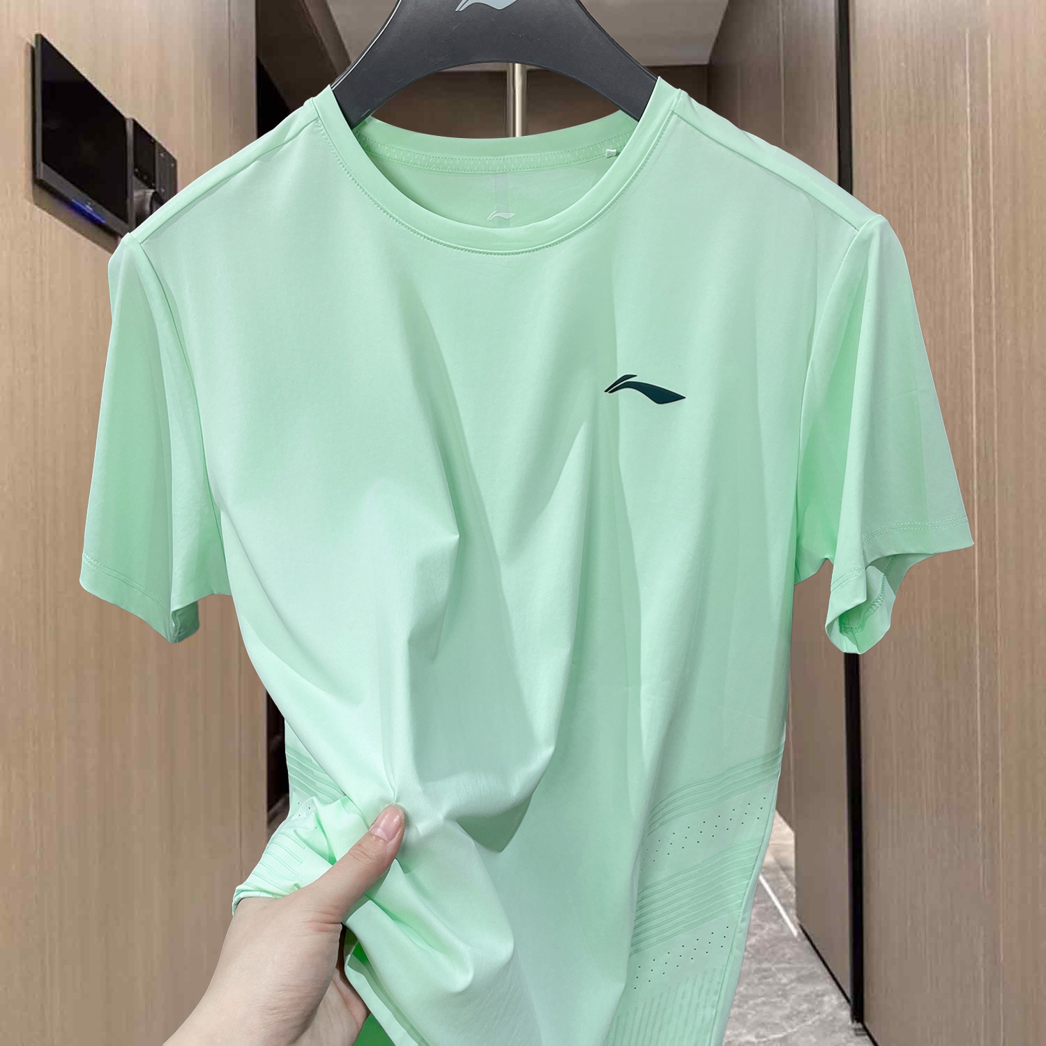 李宁冰丝速干短袖T恤男款2025夏季新款健身跑步宽松T恤ATSV333