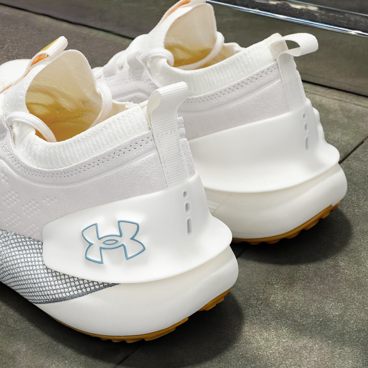 安德玛UA跑步鞋男2025夏季新款软弹减震跑鞋网面透气休闲运动鞋女