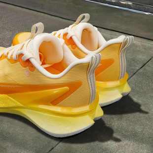 李宁秋冬款赤兔8pro跑步鞋女2025冬季新款加厚鞋面运动鞋通勤跑鞋