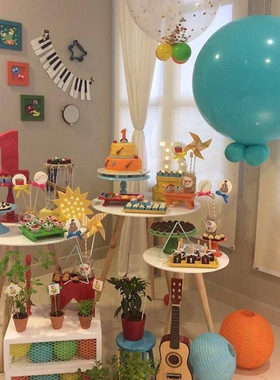 ins满月礼现场布置甜品台礼品区圆形流水桌中高低童装店橱窗圆架