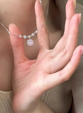 新款方糖方钻项链女锁骨链气质轻奢小众高级感ins风简约时尚设计