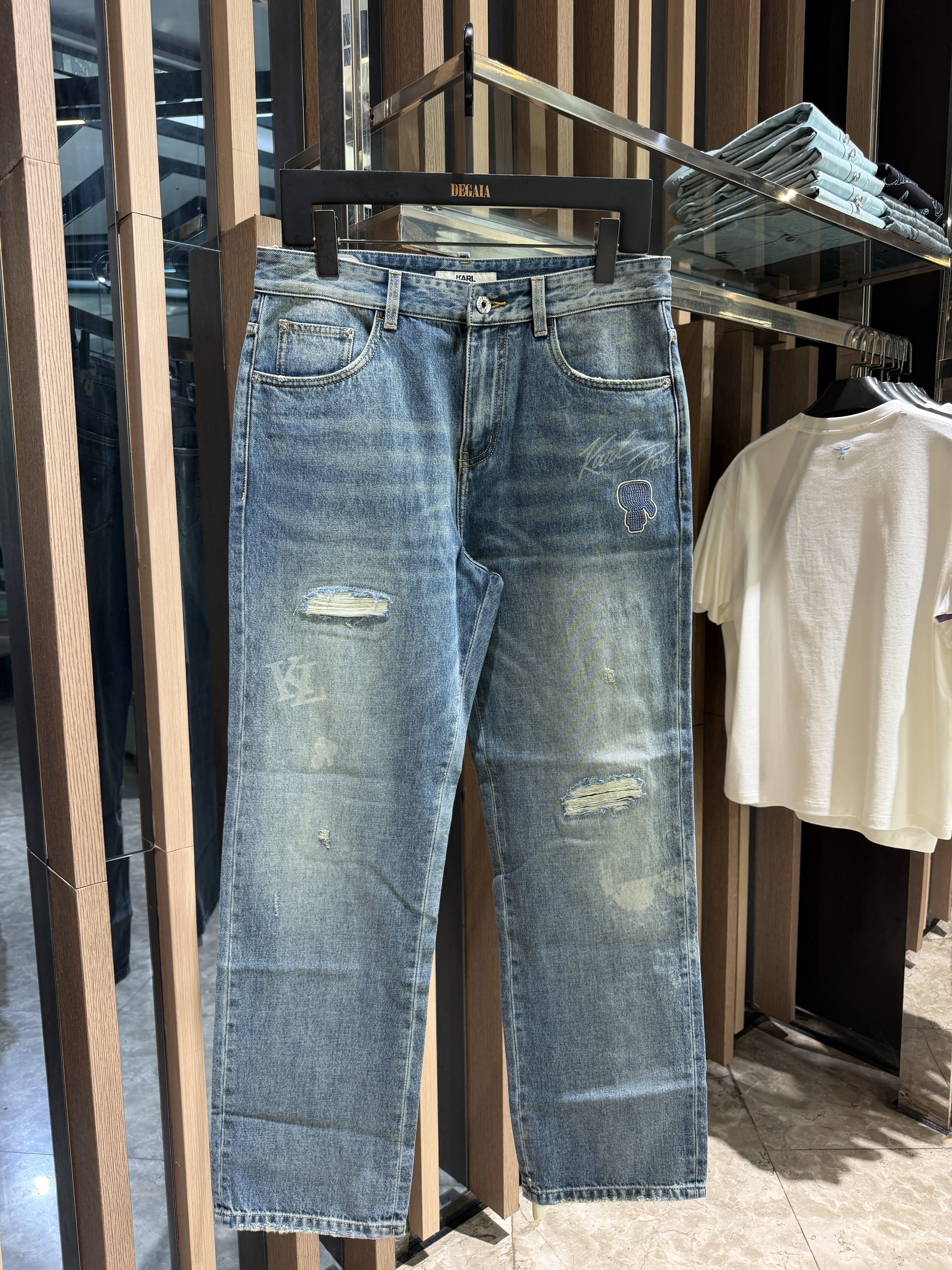 Karl Lagerfeld 26春夏新款 男士印花烫钻破洞牛仔裤1K1G10403192