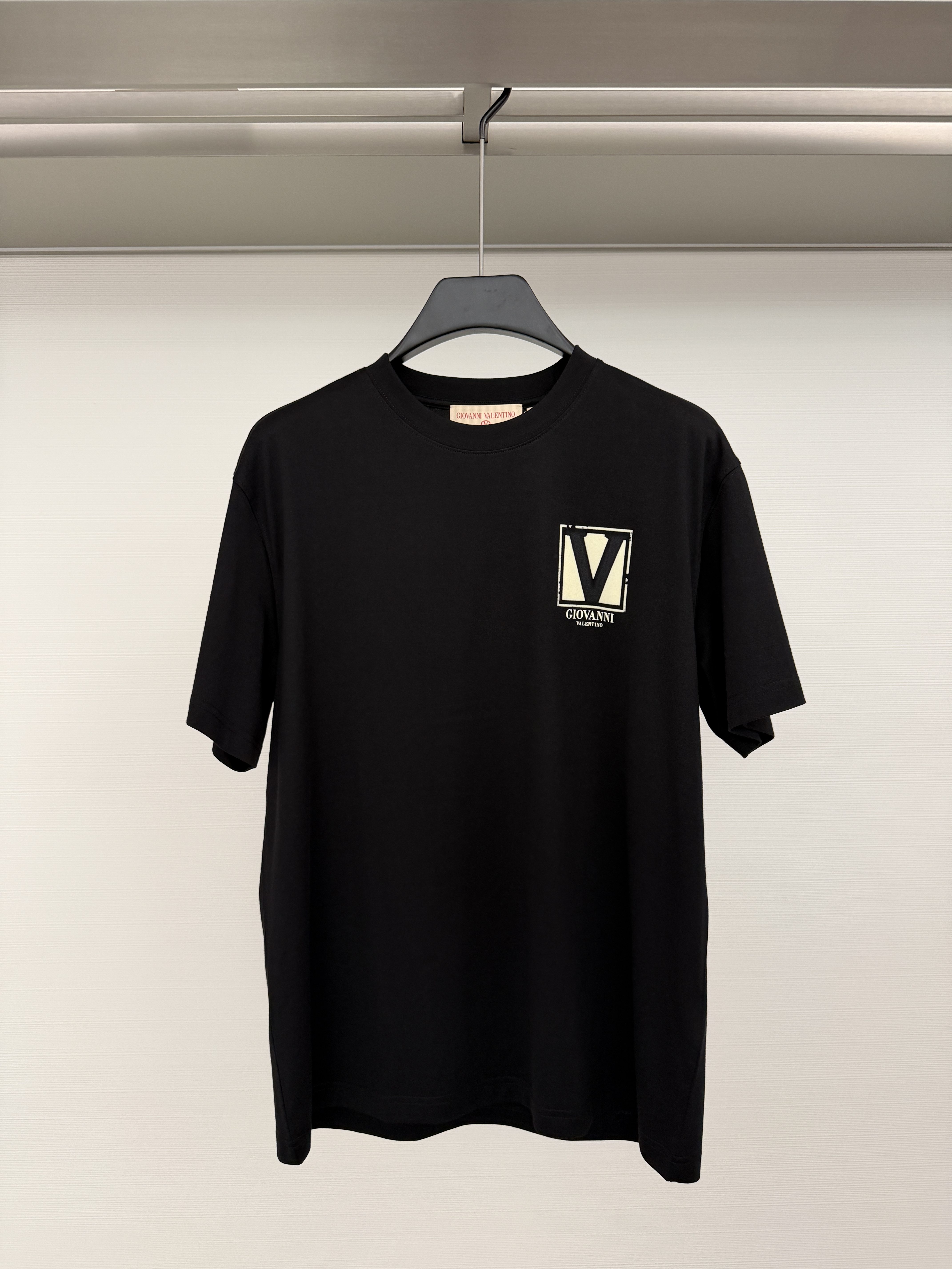 Giovanni Valentino 26春夏新款 男士胸前字母印花T恤VT62860131