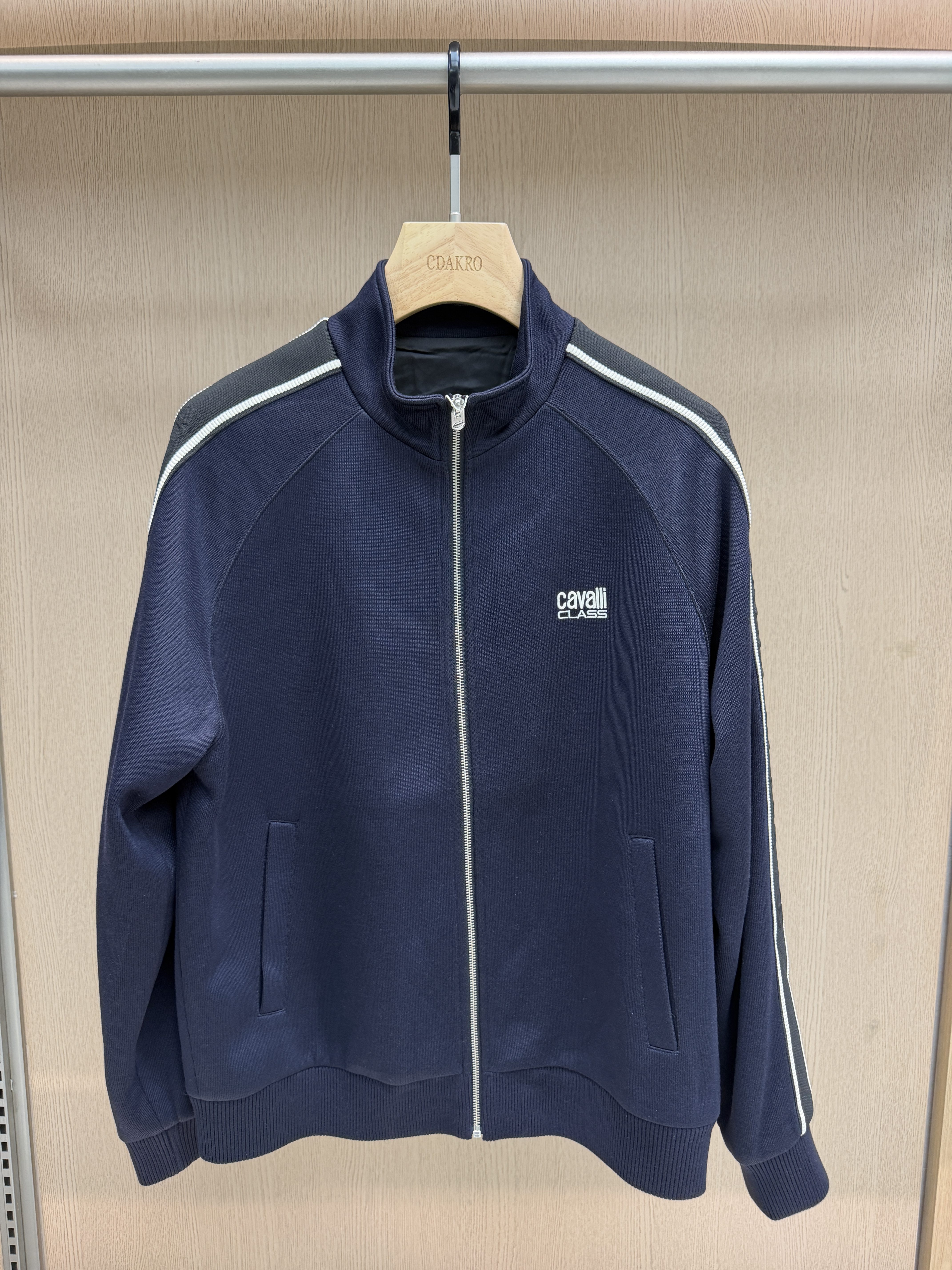 Cavalli Class男装26秋冬新款夹克字母刺绣拼接袖立领CM312F3417