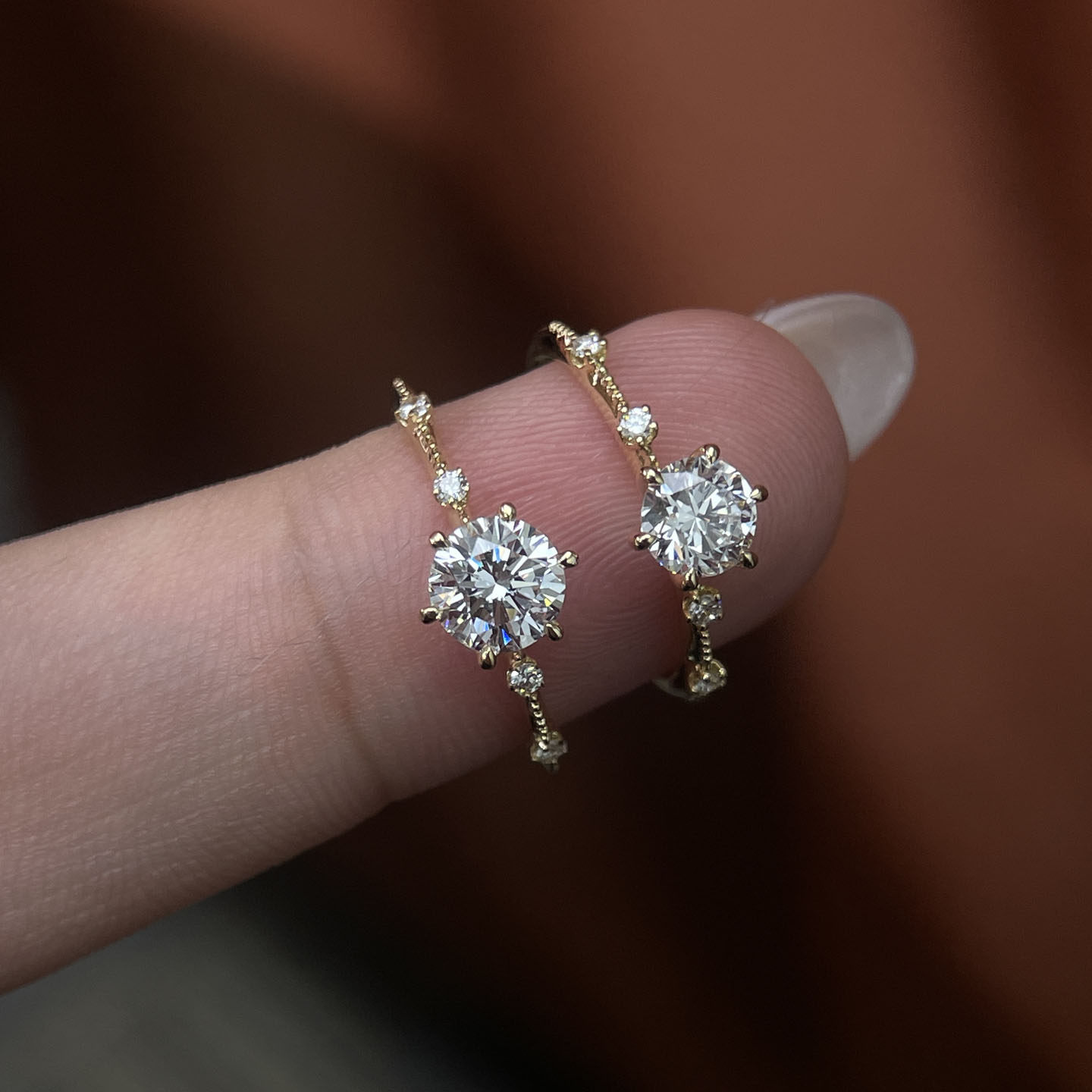 轻奢钻石戒指女18K金一克拉六爪求婚订婚戒指气质百搭钻戒