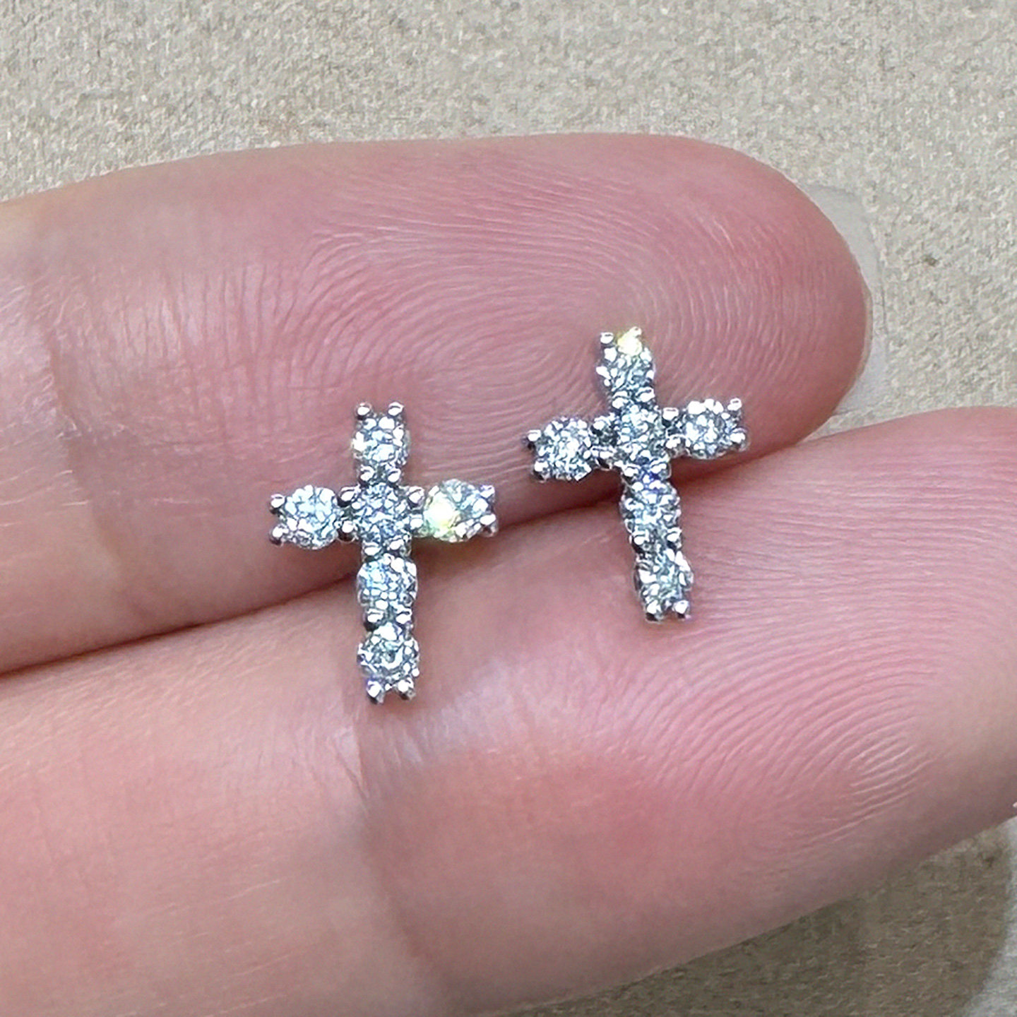 十字架 钻石耳钉人工培育钻石耳钉人造钻石PT950铂金耳洞款,珠宝/钻石/翡翠,合成（处理）钻石耳饰,淘宝优惠券,粉丝福利购,淘宝优惠卷