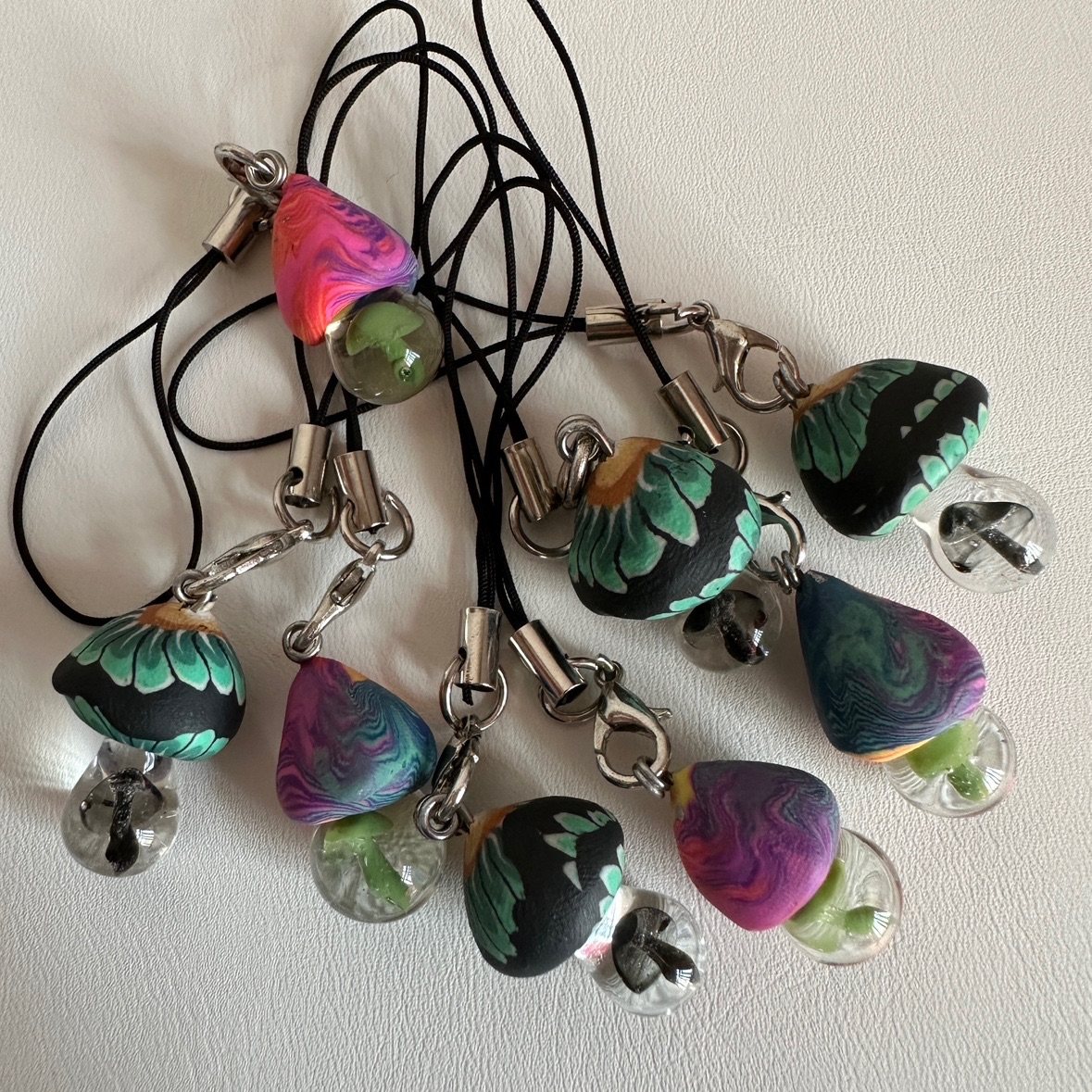 灵魂挚友｜魔幻手工 蘑菇让你吃了产生幻觉 包包配件吊坠手机挂件,服饰配件/皮带/帽子/围巾,包挂件,淘宝优惠券,粉丝福利购,淘宝优惠卷