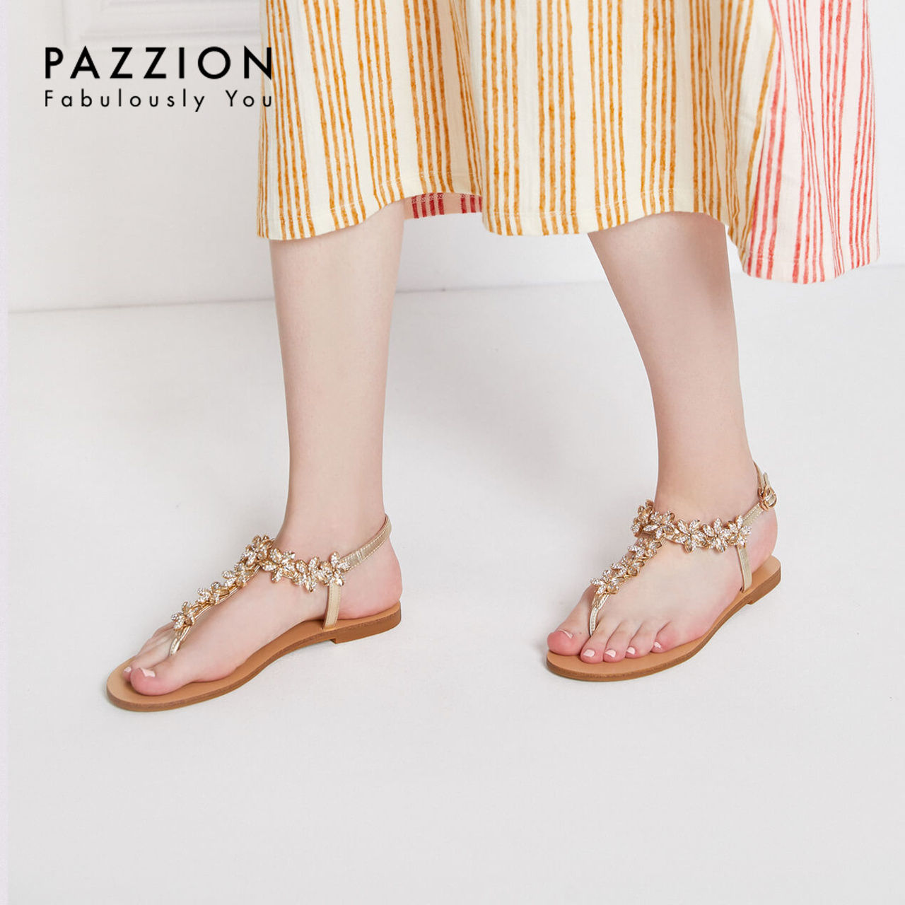 PAZZION闪闪水钻花朵饰夹趾凉鞋女2019新款 甜美一字式扣带平底鞋