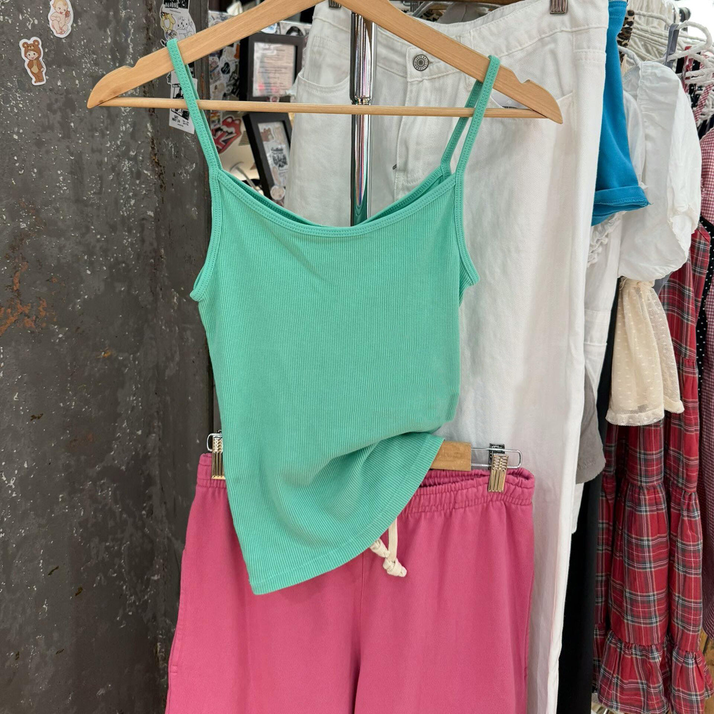 bm辣妹绿色修身吊带背心上衣女夏图片