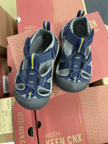 【国内现货】清仓日本正品keen凉鞋夏季男童包头溯溪鞋藏蓝色粘扣