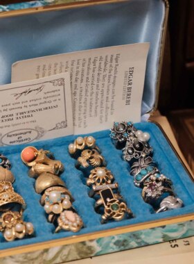 Vintage西洋中古首饰Avon雅芳镀金珍珠宝石水晶复古女戒指环G18