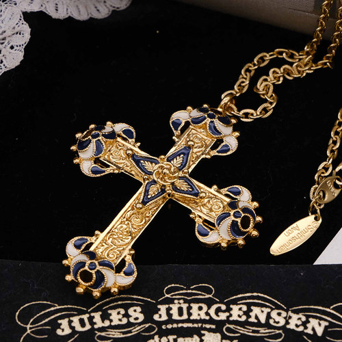 Avon博物馆合作款彩釉十字架项链