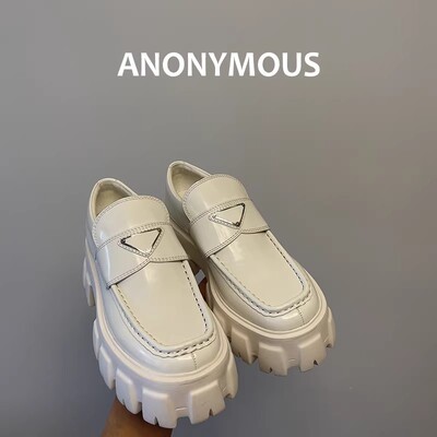 小皮鞋方头粗跟单女白色乐福鞋