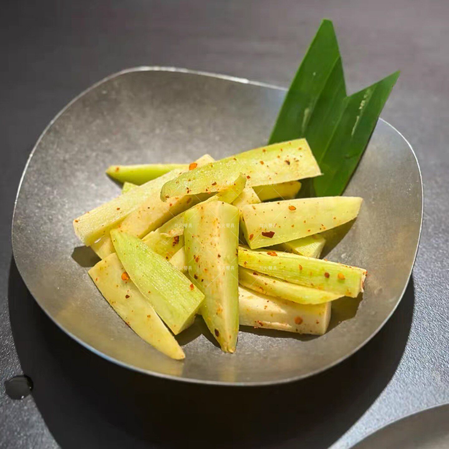 山野风云南蘸水牛肉酸烤串盘子烧烤店云贵川bistro菜馆东南亚餐具