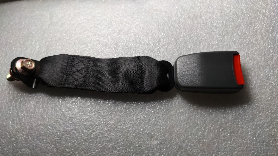 东风风行景逸后排安全带扣
