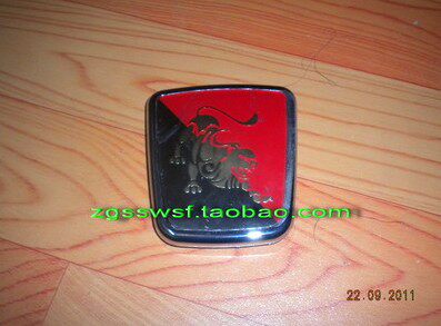 风行景逸LVSUV1.6方形中网标志