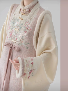 七月夕新款冬季汉服女【松山煮雪】明制汉元素刺绣比甲马面裙套装