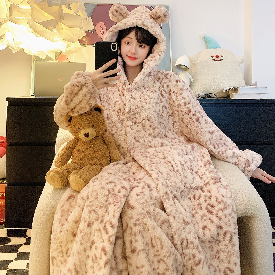 珊瑚绒睡衣女大码豹纹长款睡袍子