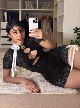 Round-Neck, 3/4 Sleeve, Form-Fitting Sexy Lace-Up One-Piece