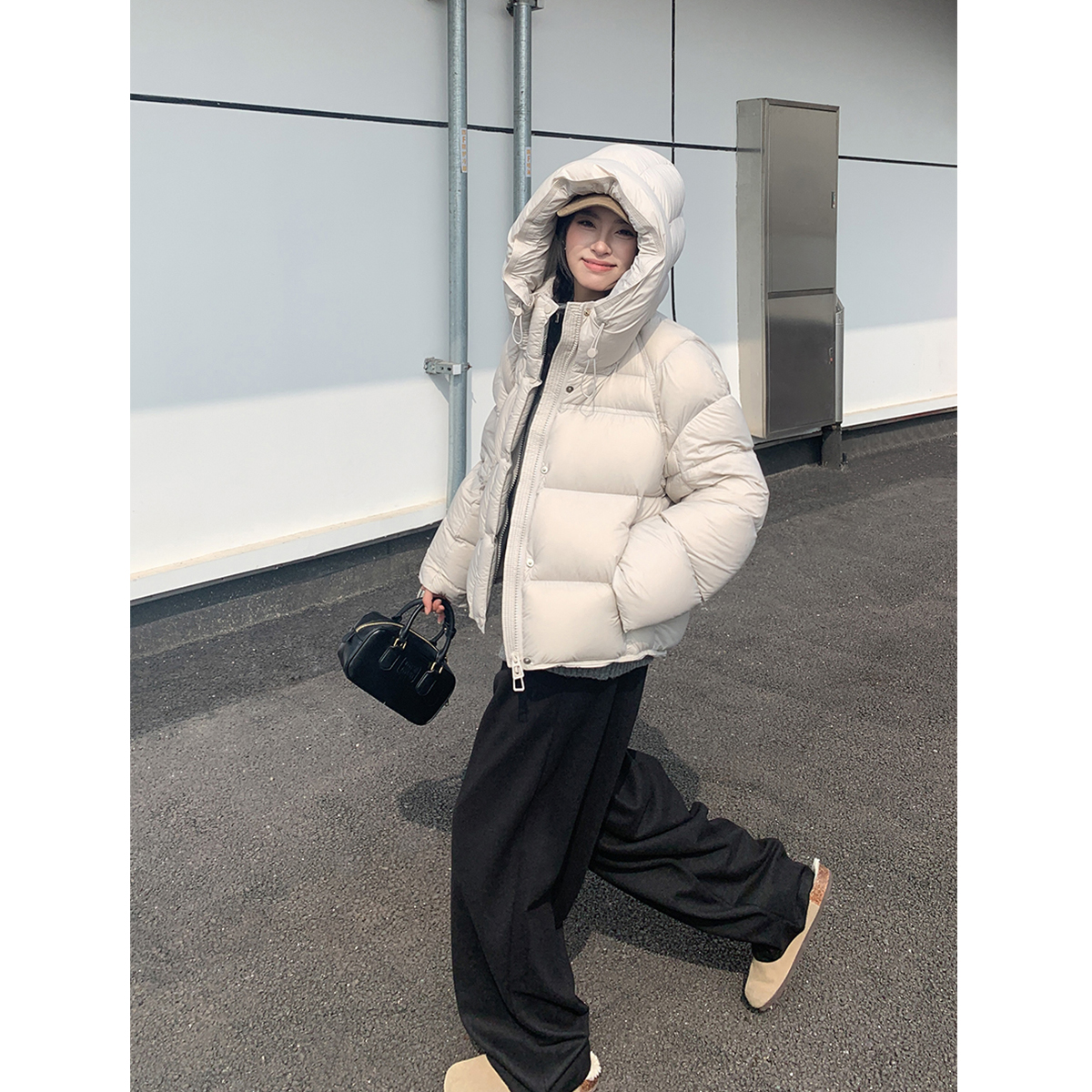 抗冻小奶包连帽短款羽绒服