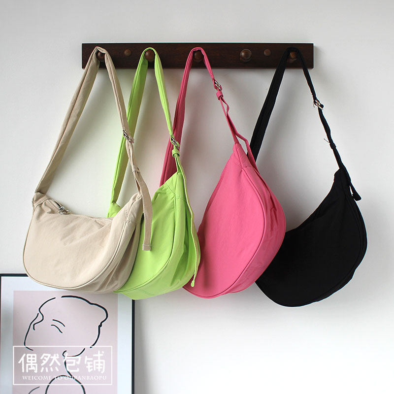 多巴胺女孩 chic尼龙帆布月牙腋下饺子包 夏可爱女斜挎手机小包包