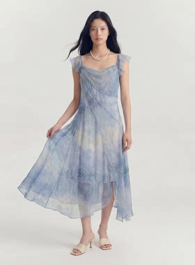 收腰显瘦碎花吊带连衣裙女