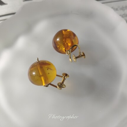 日本中古珠宝18k黄金不规则琥珀圆珠花纹耳夹耳饰
