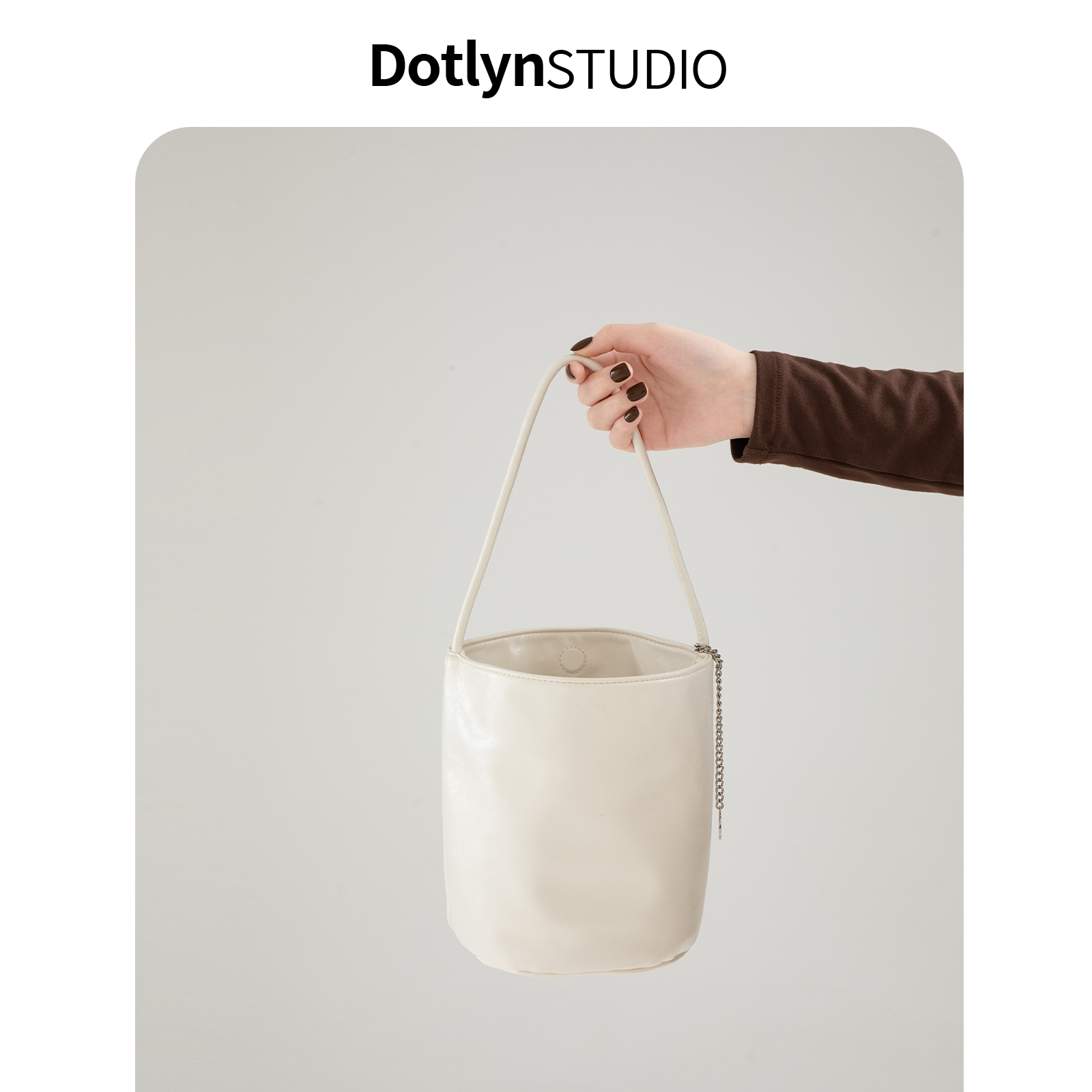 Dotlyn韩国全秀林同款时髦水桶包