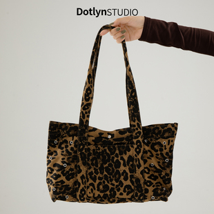 Dotlyn复古高级感豹纹牛仔包包2025新款 上班通勤时髦单肩托特包女