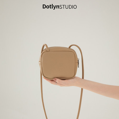 Dotlyn2025新款复古简约小方包女