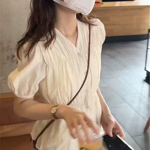 V领单排扣褶皱小衫
