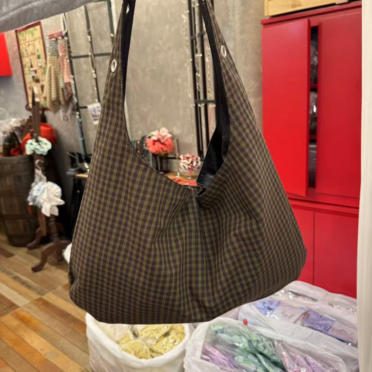 11.13韩国东大门Trois de LEI格纹大容量单肩包简约日系