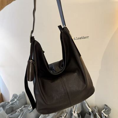 12.4韩国东大门bucksleather真皮光面水桶包单肩斜挎