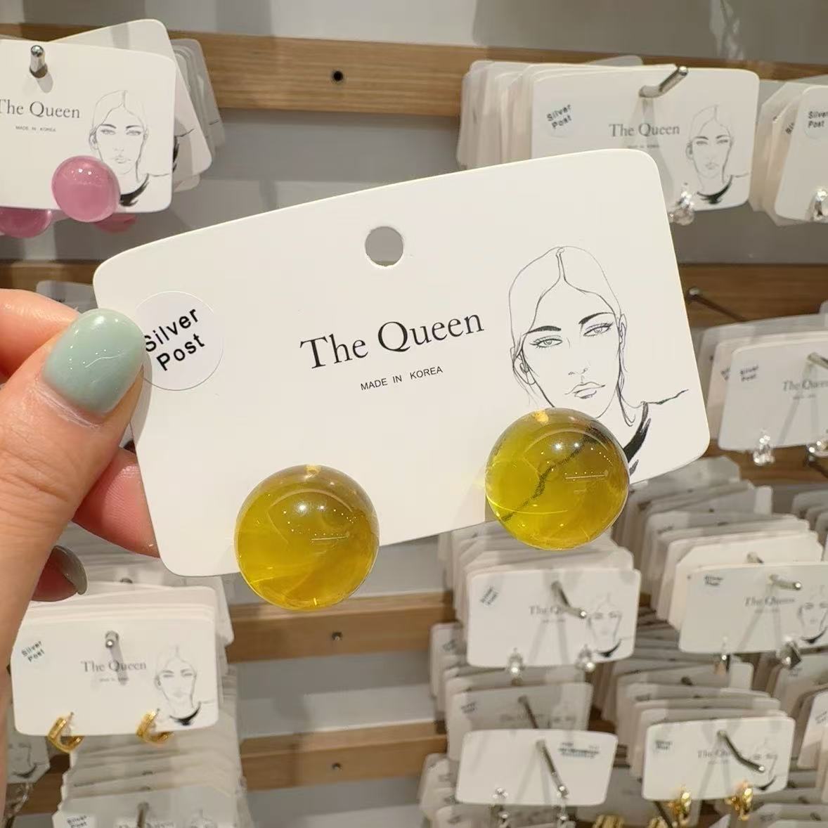 16.22韩国the queen糖果球球简约可爱耳钉银针