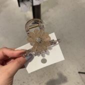 17mart韩国直播baket发饰水钻花朵抓夹中号简约雏菊发抓鲨鱼夹