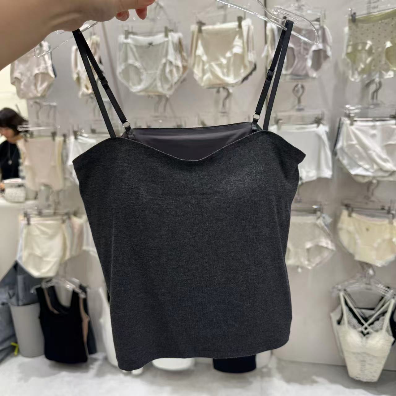 9.18韩国东大门flora秋冬纯色简约吊带背心百搭