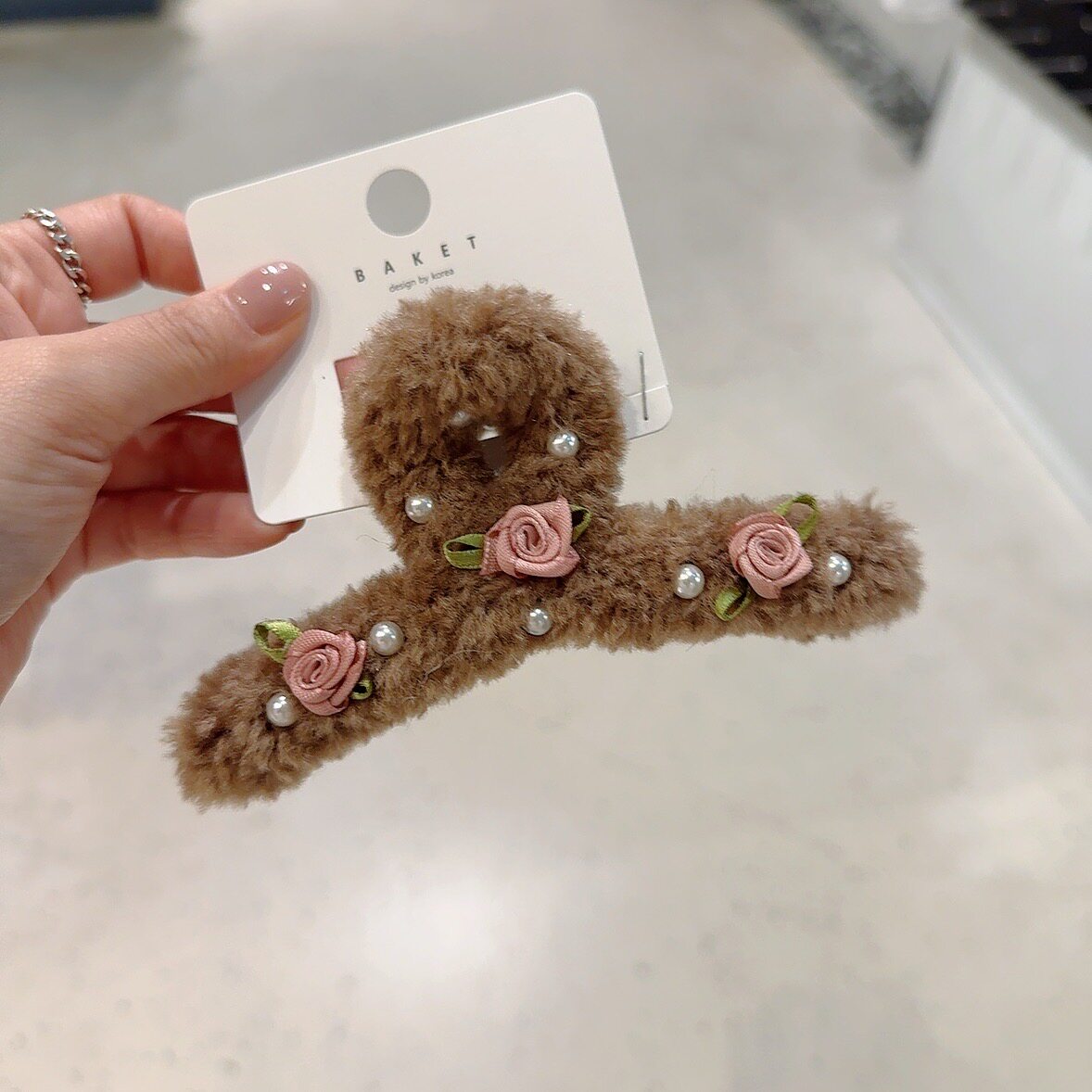 10.8韩国baket发饰羊羔毛珍珠玫瑰抓夹