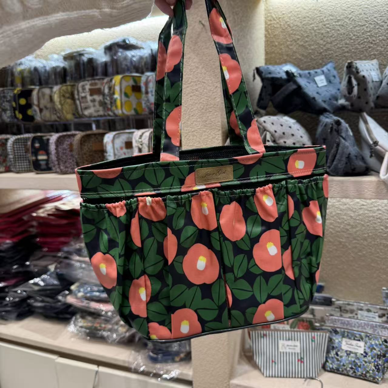 12.7韩国东大门wing大容量可沥水洗澡包