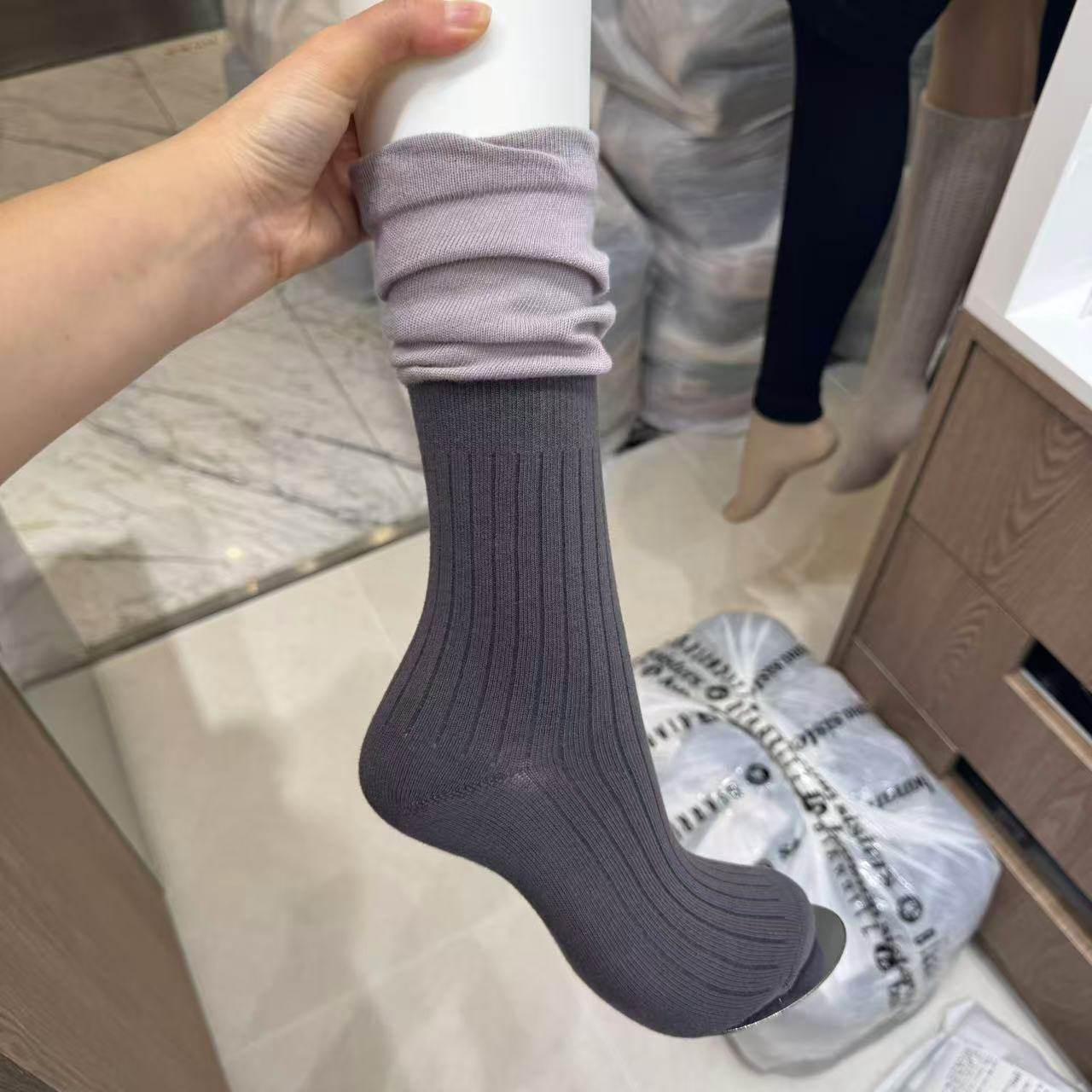 10.23东大门韩国BIARRITZ纯色秋冬拼色袜子袜套