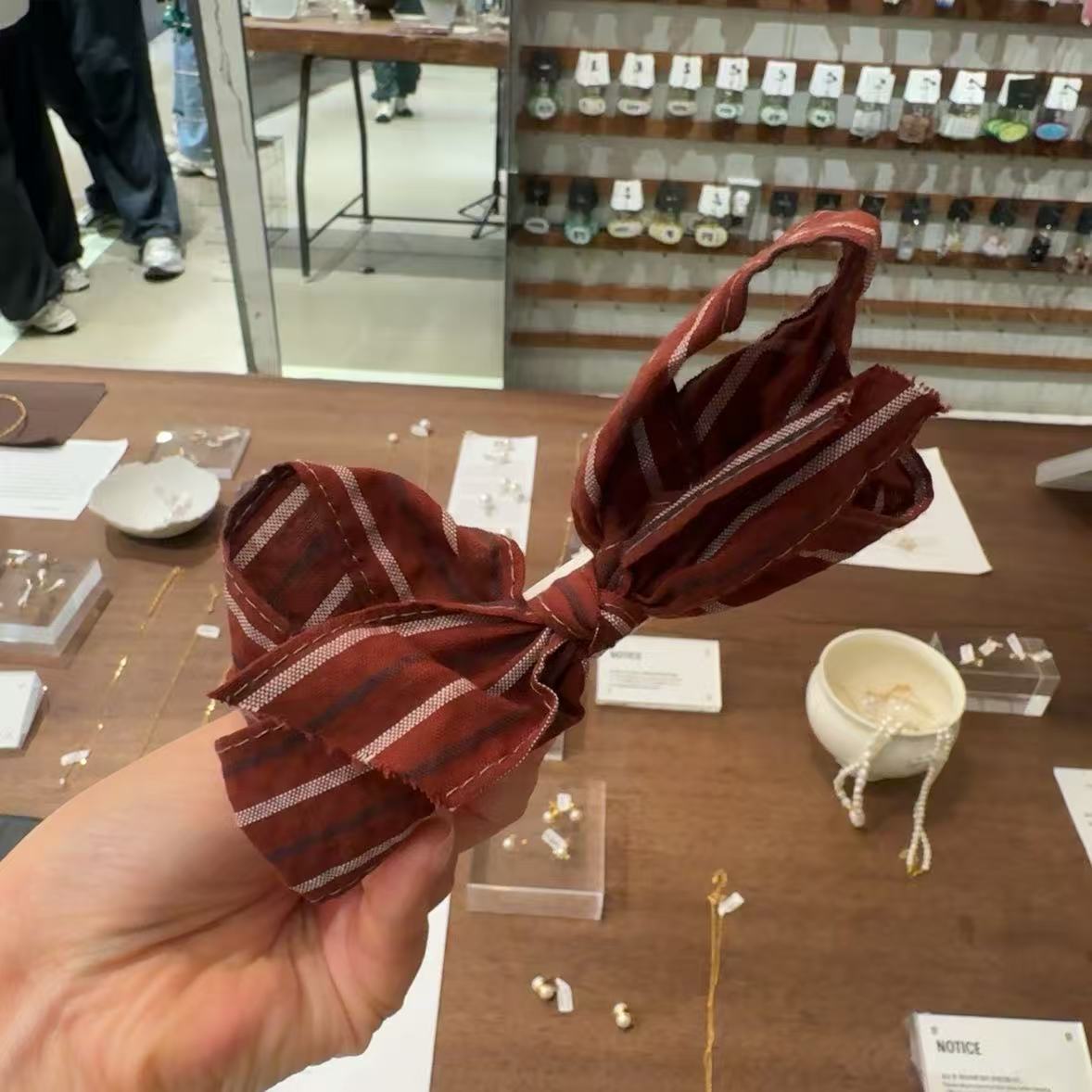 10.24韩国东大门nyunyu发饰秋冬英伦格纹大蝴蝶结香蕉夹马尾夹