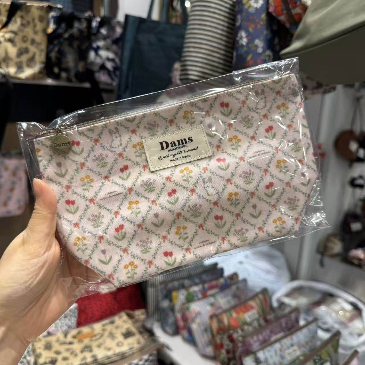 12.7韩国东大门wing可爱小兔子拉链化妆包